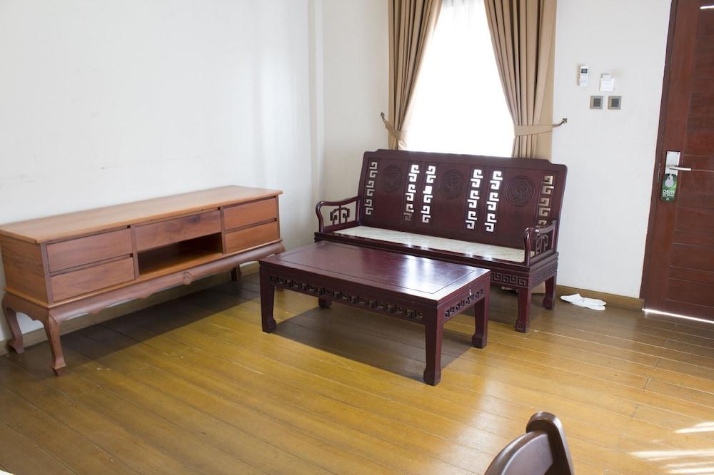 Thong'S Inn Hotel Kualanamu Medan Ngoại thất bức ảnh