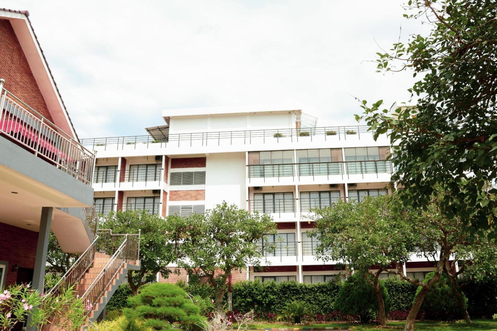 Thong'S Inn Hotel Kualanamu Medan Ngoại thất bức ảnh