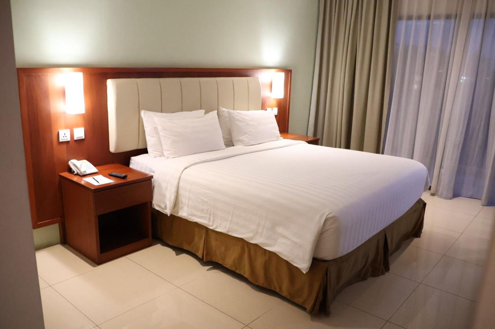 Thong'S Inn Hotel Kualanamu Medan Ngoại thất bức ảnh