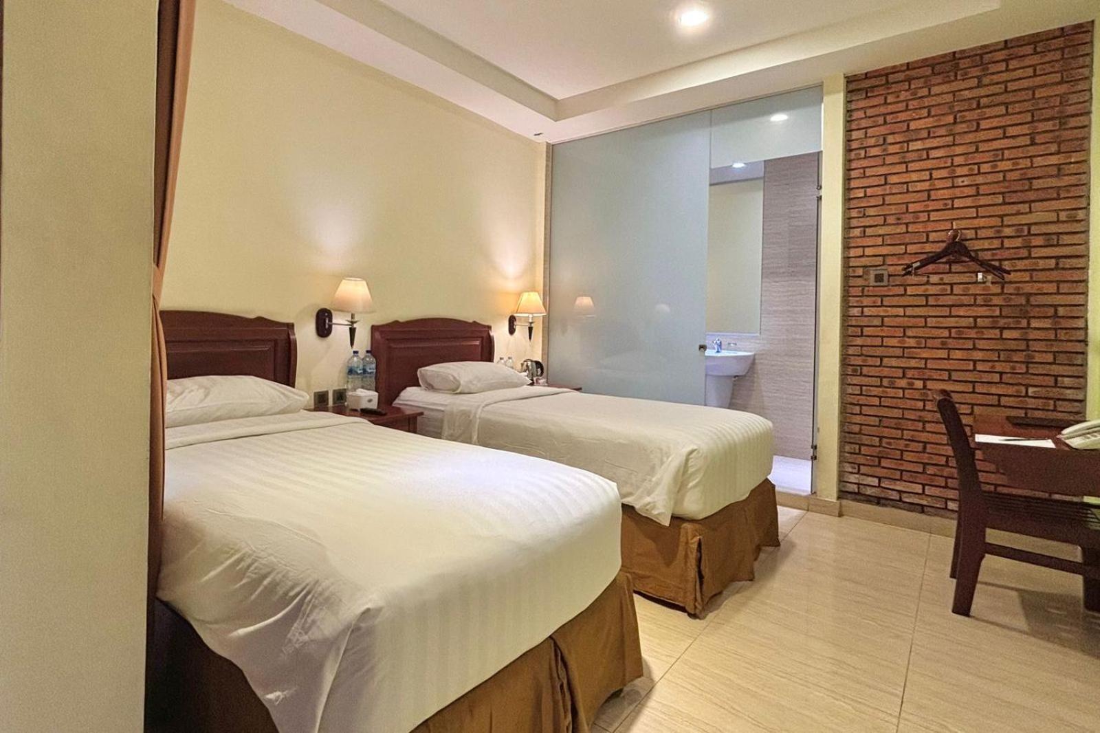 Thong'S Inn Hotel Kualanamu Medan Ngoại thất bức ảnh