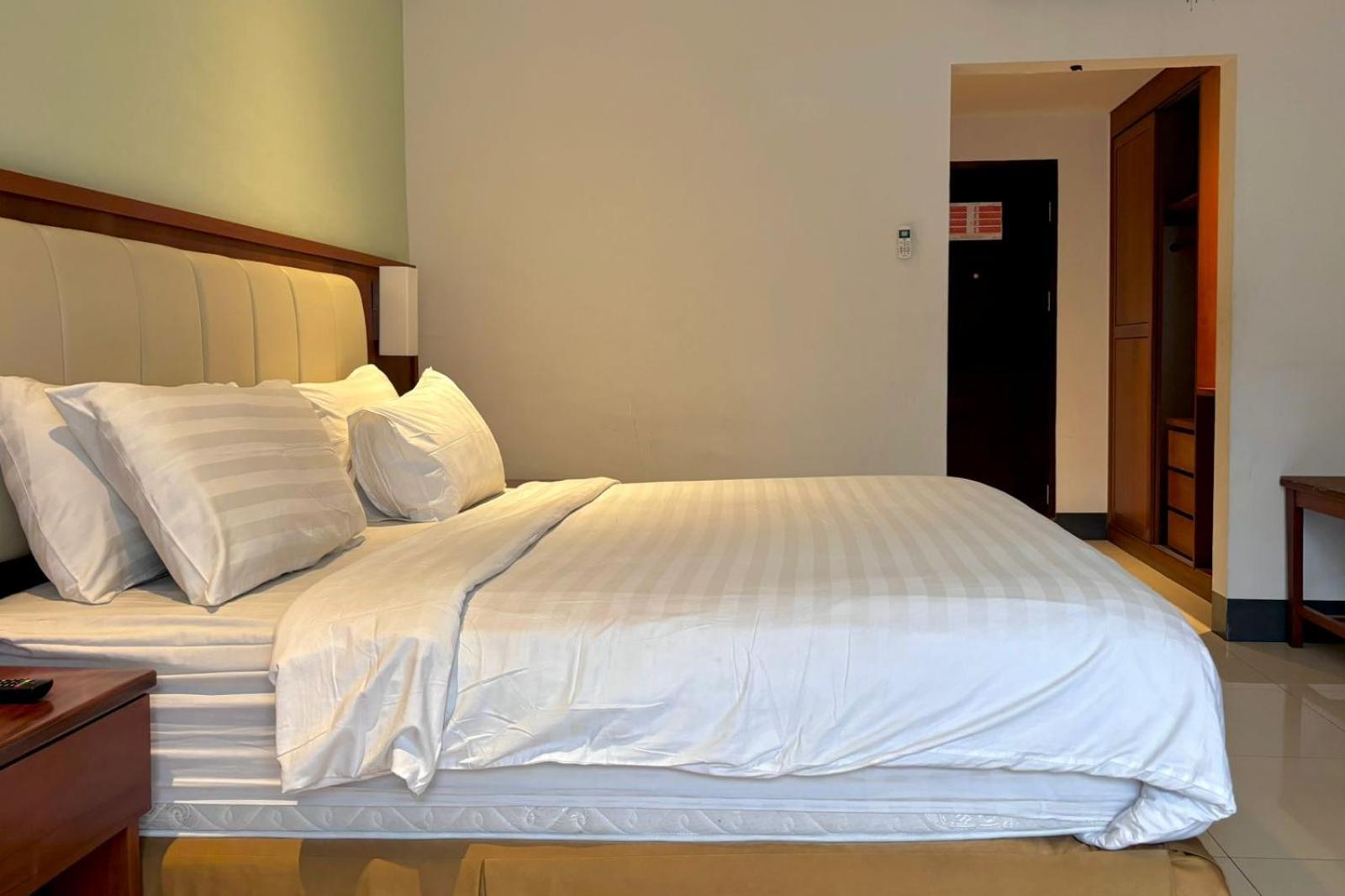 Thong'S Inn Hotel Kualanamu Medan Ngoại thất bức ảnh