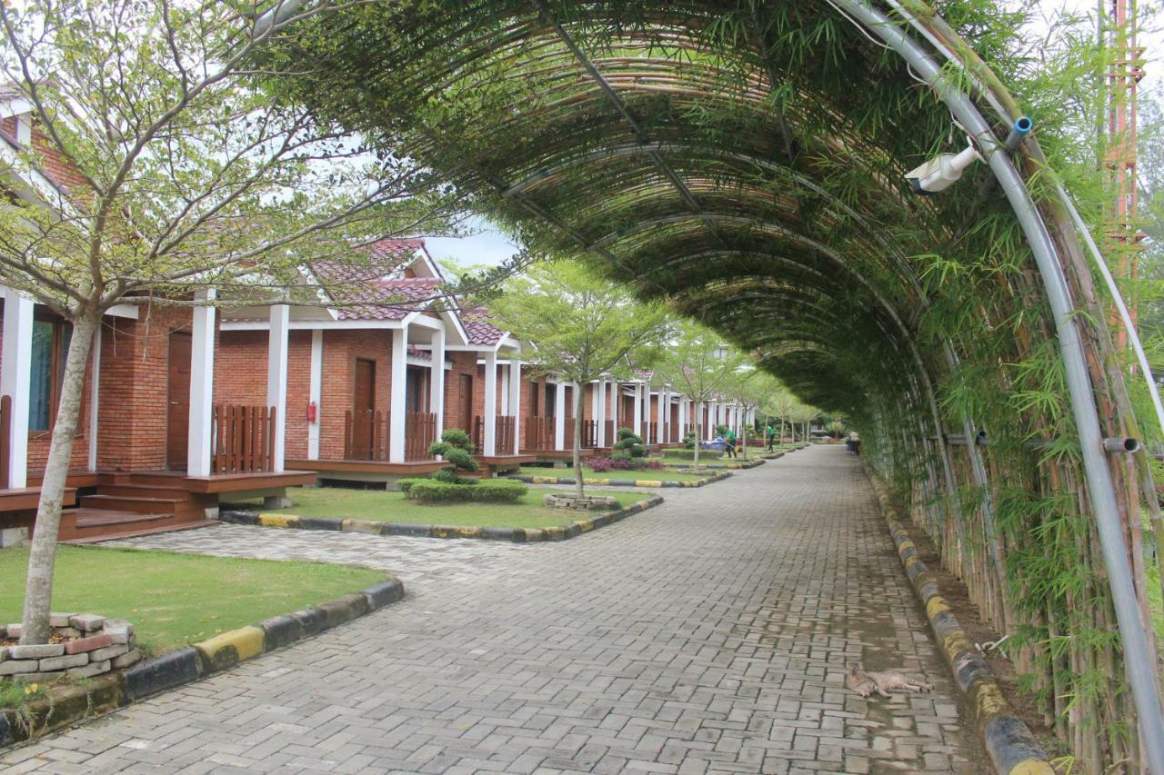 Thong'S Inn Hotel Kualanamu Medan Ngoại thất bức ảnh